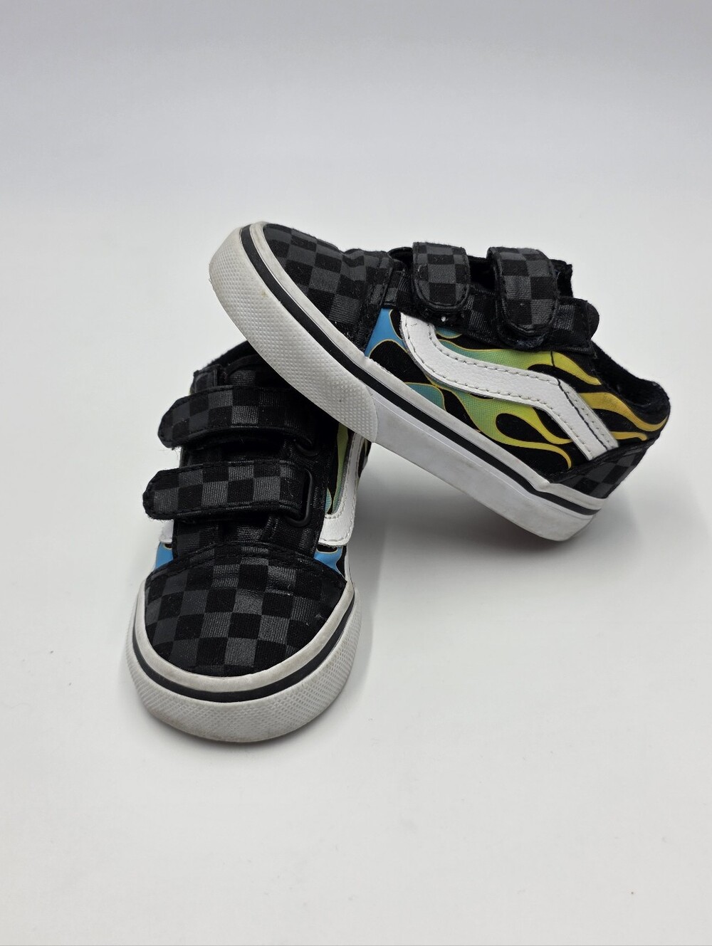 Vans toddler Old Skool checkerboard flame sneakers size 6